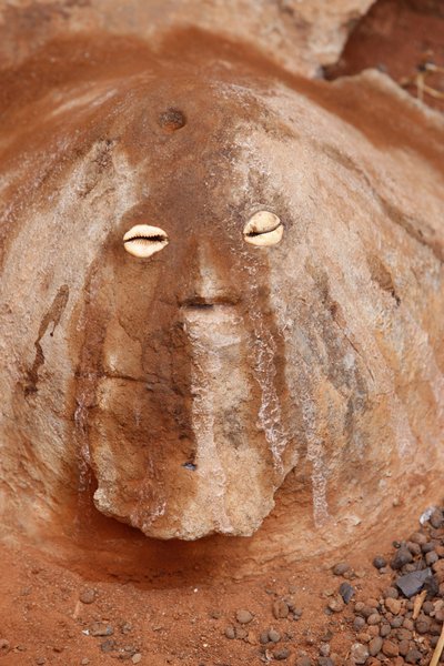 Voodoo-Fetisch in Togoville, Togoville, Togo von Unbekannt