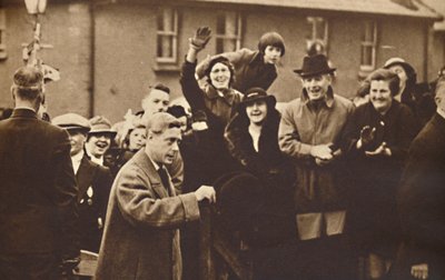 Wales Knows How To Cheer, 1936 1937 af Unbekannt