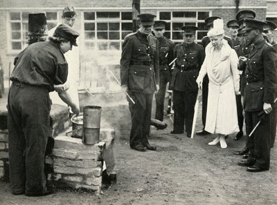 Ser A.T.S. piger på arbejde...Army School of Cookery i Aldershot, c1941, 1951. af Unbekannt