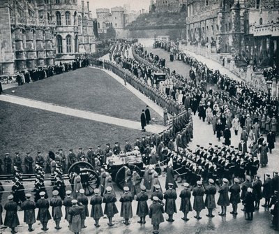 Inden for murene af det historiske Windsor Castle, 1936 af Unbekannt