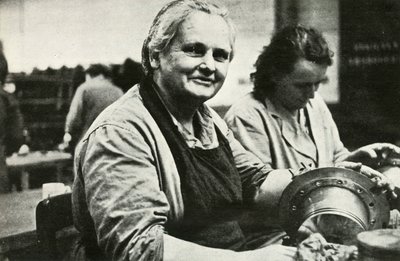 Kvindelige flyvedligeholdelses- og reparationsarbejdere, South Wales, Anden Verdenskrig, c1939-c1944 1946. af Unbekannt