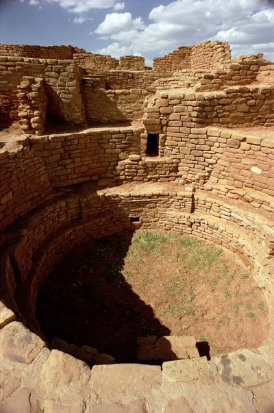 Indgang til en Kiva, bygget ca. 11.-14. århundrede (foto) (se også 229600) af Unbekannt Unbekannt
