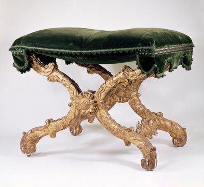 French Regency (1700-1720) X-ramme skammel, af forgyldt træ med polstret sæde, blade og flammemotiv, solsikke ved kryds af Unbekannt Unbekannt