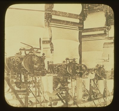 Strikkemaskiner på arbejde i Wolsey Woolen Factory, Leicestershire, ca. 1850 af Unbekannt Unbekannt