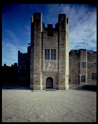 Hovedindgangen til Castle Drogo, designet af Sir Edwin Lutyens (1869-1944) 1910-30 af Unbekannt Unbekannt