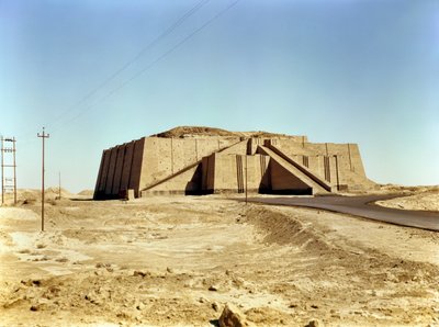 Nordøstlige facade af ziggurat, ca. 2100 f.Kr. (foto) af Unbekannt Unbekannt