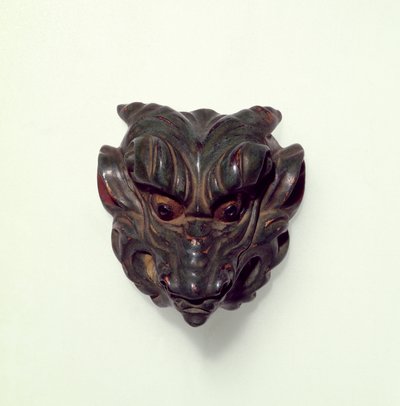 Malet buksbom netsuke, udskåret som en model af en Gagaku-maske, 1800-tallet af Unbekannt Unbekannt