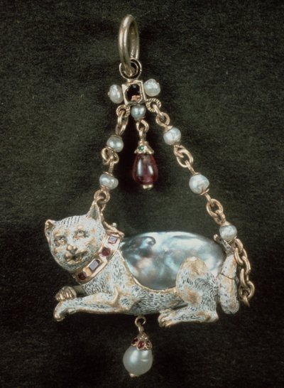 Renæssance kattevedhæng med naturlig barokperle af Unbekannt Unbekannt