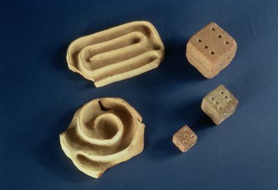 Sandstensterninger og terracotta labyrintspil, Harappa, 2300-1750 f.Kr. af Unbekannt Unbekannt