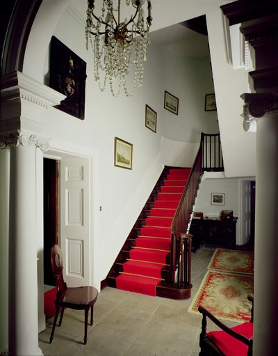 Udsigt over hallen og trappen til Belle Isle House, Lake Windermere, bygget 1774-c.1781 af Unbekannt Unbekannt