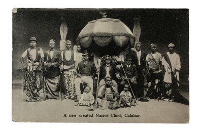 En nyoprettet indfødt høvding, Calabar, Nigeria, ca. 1910 (litho) af Unbekannt