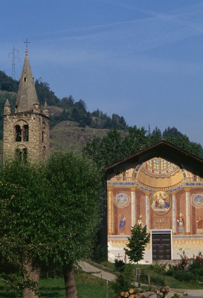 St Leger-kirken med senrenæssanceklokketårnet, Aymavilles, Aosta-dalen, Italien af William M. Timlin