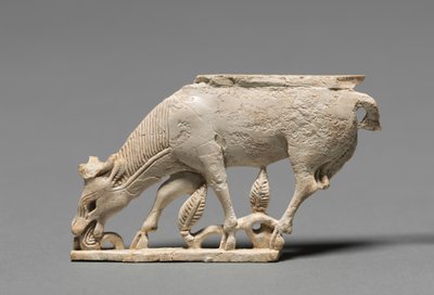 Dekorativ plakette: Browsing Stag, 900-800 f.Kr af Unbekannt