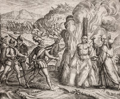 Beskrivelse af forbrydelserne påført indianerne af de spanske kolonister - Conquistadorer brænder en indianer på bålet, som nægtede at konvertere til den katolske tro. Franciskanerordenens religiøse (gravering) ""Narratio regionum indicarum per Hispano af Unbekannt