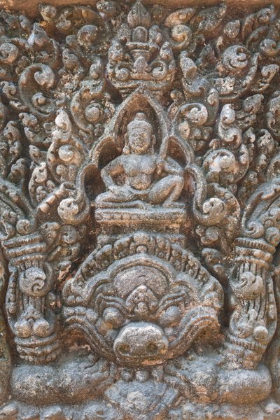 Detalje af en overligger med figuren af muligvis Indra på Kala, Baphuon-stil af Unbekannter Künstler