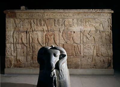 Endemurene til helligdommen opført af farao Taharqa i hoffet til Amuntemplet, bygget af ham i Kawa i Nubien, 25. dynasti, sen periode, 690-64 f.Kr. (foto) af Unbekannt
