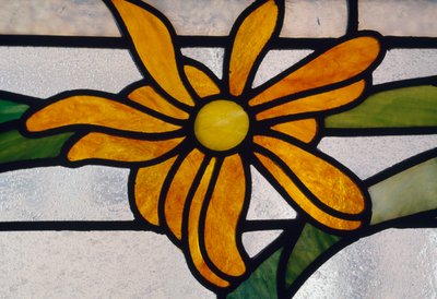 Håndlavet farvet glasvindue med blomsterdekoration, Rom, Lazio, Italien, Detail af William M. Timlin