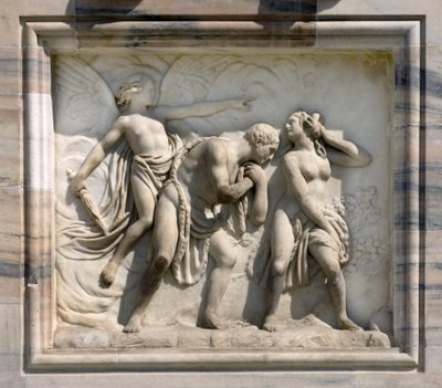 Højrelief forestillende Adam og Eva Chasse du Paradise af Carlo Maria Giudici. 1791. Katedralen (kuppel eller duomo) i Milano Italien af Unbekannt