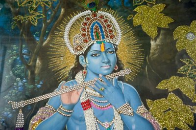 hinduisme; maleri af Lord Krishna med fløjte; Durgiana Mandir Vishnu-templet; Amritsar; Punjab; Indien; Syd Asien; Asien af Unbekannt