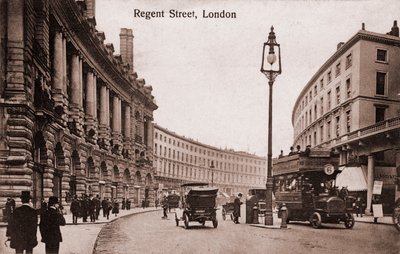 London - Regent Street med tidlige sporvogne og biler. I begyndelsen af 1900-tallet (postkort) af Unbekannter Künstler