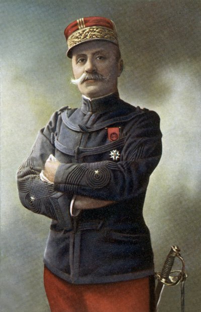 Marskal Ferdinand Foch (1851-1929), divisionsgeneral i den franske hær, som derefter beordrer de allierede tropper i nord, chef for den franske hærs generalstab og generalissimus for de allierede tropper i marts 1918, han får rang af marskal i 1918, foto b af Unbekannter Künstler
