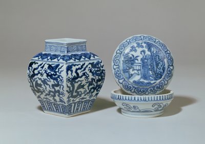 Ming blå og hvid firkantet balusterkrukke og cirkulær æske, Chia Ching periode (1522-66) af Unbekannt
