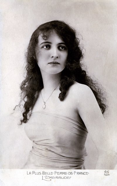 Miss France 1920 (postkort) af Unbekannt