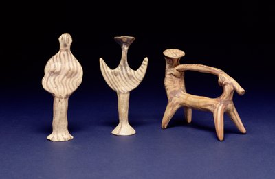 Mykensk gruppe: To Phi-figurer, en vogn med en rytter under en parasol af Unbekannt
