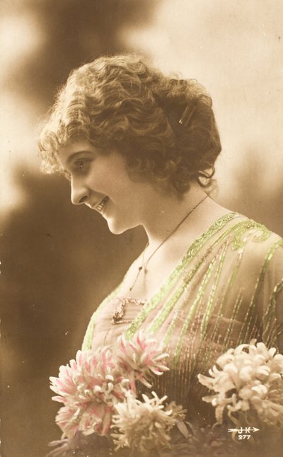 Gammelt postkort/Woman Belle Epoque af William M. Timlin