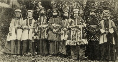 Osetini kvinder i traditionel dragt Minoritetsgruppe i Sovjetunionen af Benjamin Baud