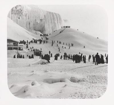 Menschen genießen den Schnee von Unbekannt