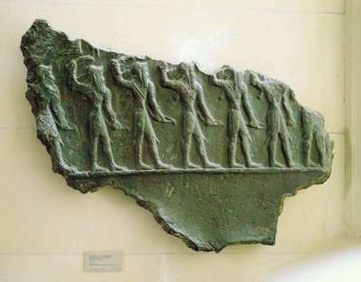 Procession af elamitiske krigere, Susa, Iran, elamitiske periode, ca. 1150 f.Kr. (bronzerelief) af Unbekannt