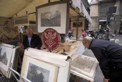 Bod, der sælger prints, Piazza del Carmine, Milano, Lombardiet, Italien af Unbekannt
