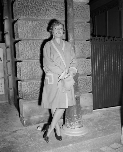 SKUESPILLEREN SUZY DELAIR I PARIS - 1949 af Unbekannt