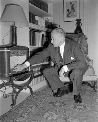 POLITIKEREN PAUL RENAUD I PARIS - 1949 af Unbekannt