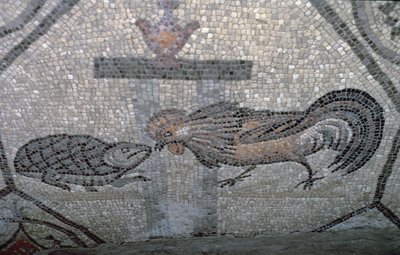 Hanen og skildpadden, detalje fra et dekorativt fortov, der viser kristne billeder og hedenske symboler, ca. 313 e.Kr. (mosaik) af Unbekannt