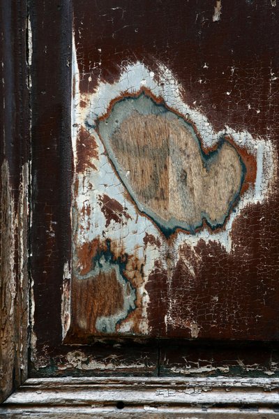 Tidsmærker. Abstrakt kunst, der viser former som et vidne om, at tiden går. Spor på træ. Fotografi af Michel Lunardelli. af Unbekannt