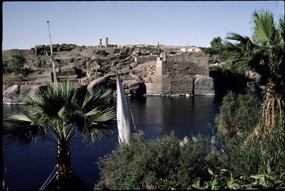 Udsigt over Elephantine Island (foto) af Unbekannt