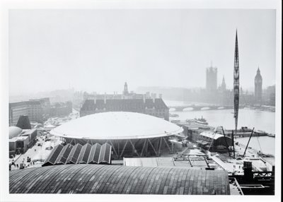 Udsigt over Dome of Discovery bygget til Festival of Britain, åbnet 4. maj 1951 (s/h foto) af Unbekannt