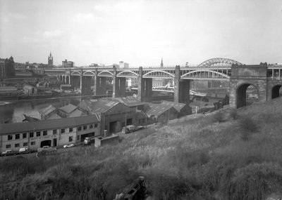 Udsigt over High Level Bridge fra Gateshead, High Level Bridge, Storbritannien, april 1969 (s/h foto) af Unbekannt