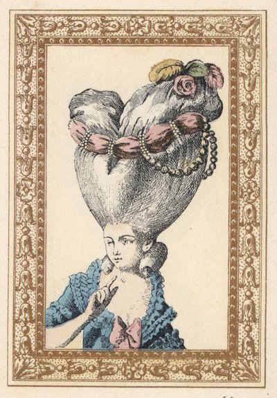 Kvinde med håret redt op over en puf (støtte) og dekoreret med blomster, perler og et skærf, kaldet Loppen. Puffen har en chia. Håndkoloreret litografi af de Laubadere fra Octave Uzanes Stylish Hairstyle or Eccentric Finery fra tiden omkring Kin af Unbekannter Künstler