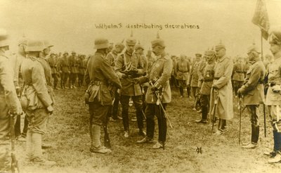 1. Verdenskrig: Kejser Wilhelm II uddeler dekorationer af Unbekannter Künstler
