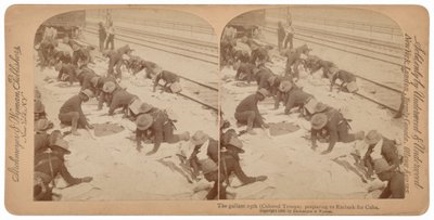 "Die tapferen 25. bereiten sich auf die Einschiffung nach Kuba vor", 1898 von Underwood & Underwood