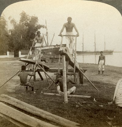 Et filippinsk savværk, Cebu, Filippinerne. af Underwood and Underwood