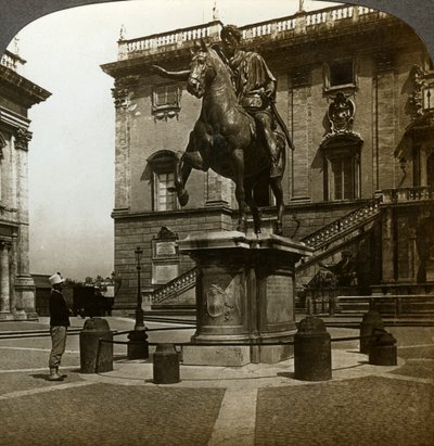 Statue af kejser Marcus Aurelius, Rom, Italien. af Underwood and Underwood