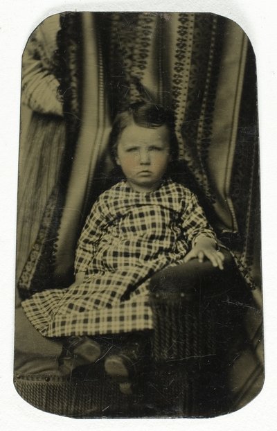 Uden titel (Portræt af siddende pige) af Unknown