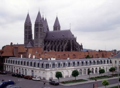 Cathedrale de Tournai (Belgien), udsigt udefra. af Unknown artist