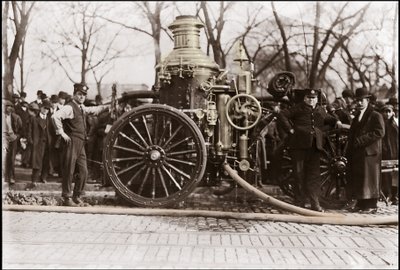 Brandpumpe fra New York Fire Brigade 1909. af Unknown artist