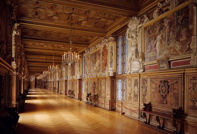 Galerie Francois I på slottet Fontainebleau: træværk og vægmalerier lavet i det 16. århundrede af Unknown artist