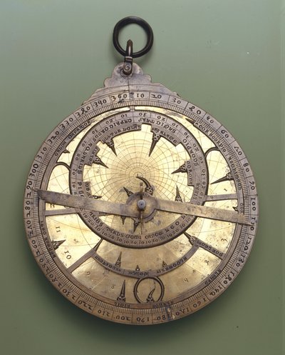 Latinsk astrolabium brugt i Italien og Sydeuropa i begyndelsen af det 14. århundrede. af Unknown artist